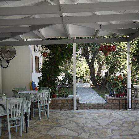 Hotel Akropolis Sívota Екстериор снимка