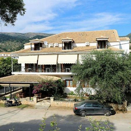 Hotel Akropolis Sívota Екстериор снимка