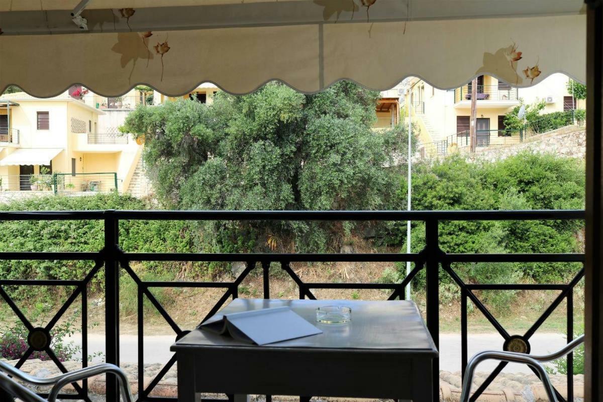 Hotel Akropolis Sívota Екстериор снимка